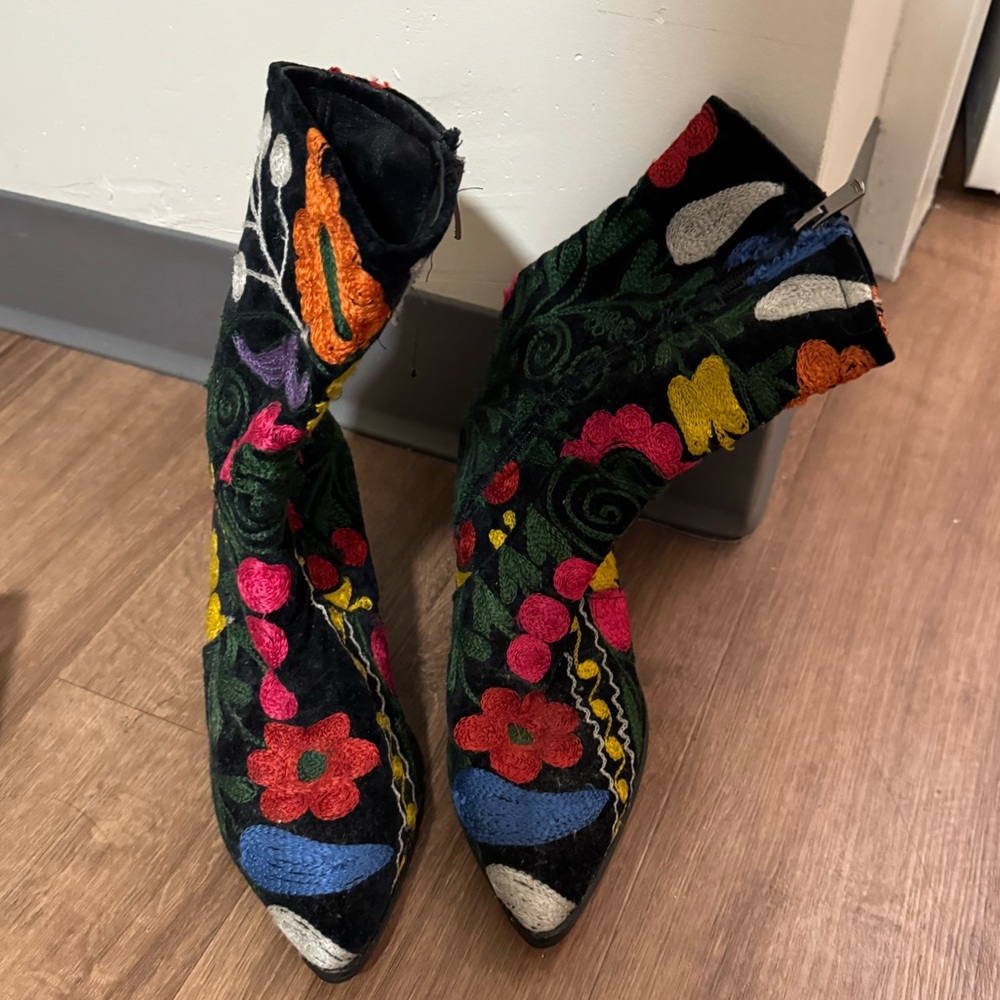 Embroidered Boots - image 7